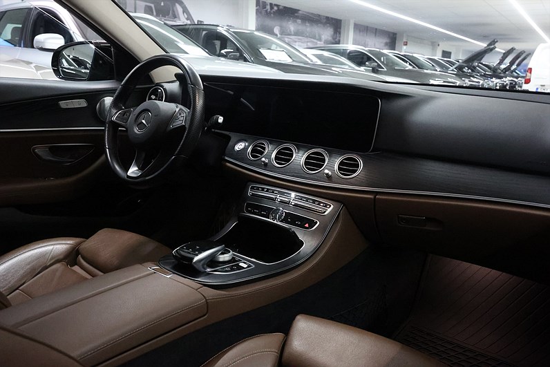 Mercedes-Benz E 220 T d 194hk Avantgarde HUD 360 Drag Läder