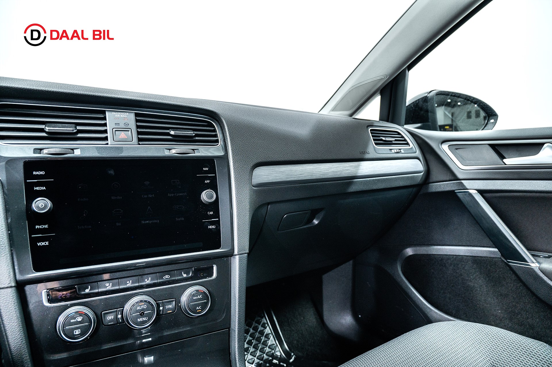 Volkswagen e-Golf, 136hp, 2020