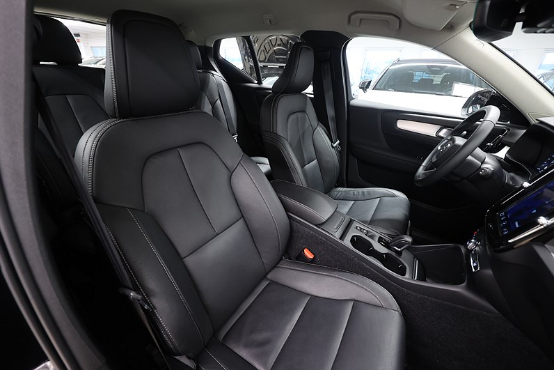 Volvo XC40 D3 AWD Geartronic 150hk Momentum Pro Läder Navi