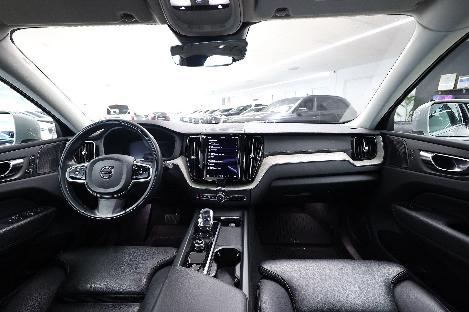 Volvo XC60 T6 AWD Recharge 340hk Inscription Orrefors Pano Drag H/K MOMS
