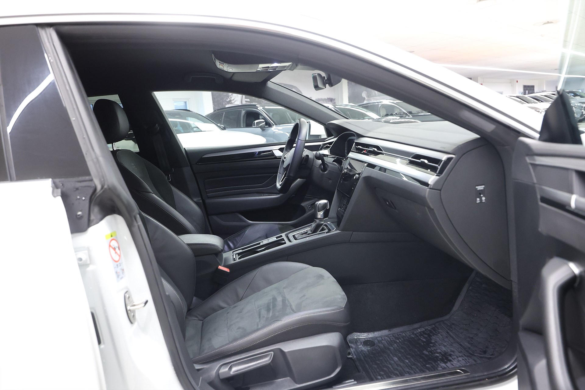 Volkswagen Arteon SB eHybrid 218hk *Hjulkampanj!* R-Line Drag