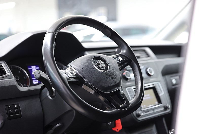 Volkswagen Caddy 2.0 TDI 102hk Drag V-inrett PDC Värmare MOMS