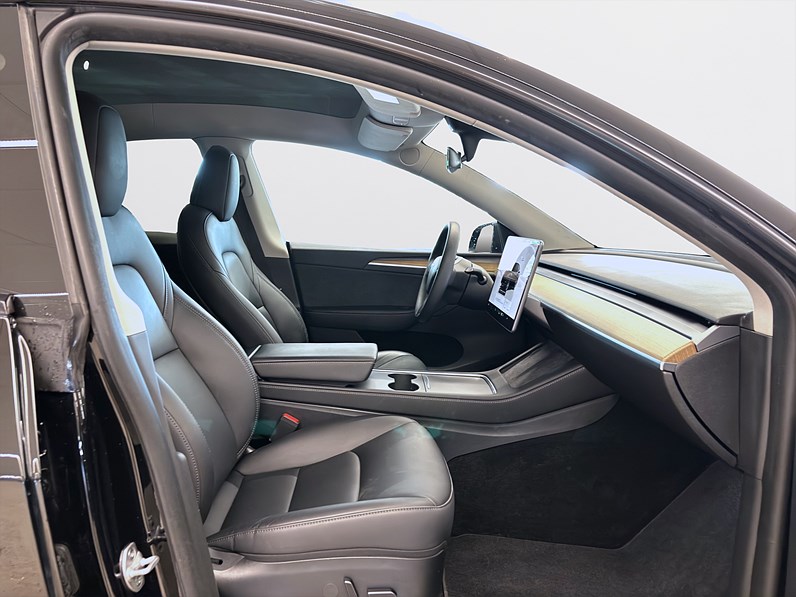 Tesla Model Y Standard Range 299hk Helg på Moberg! Pano B-Kamera