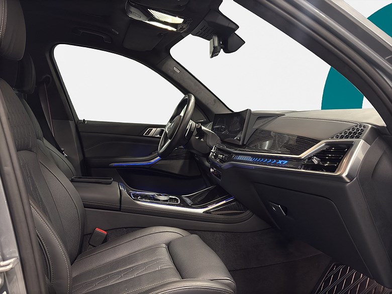 BMW X7 xDrive40d, M-Sport, 6 Sits, Pano, 360, MOMS 2024, grå – bild 21 av 25, begagnad hos Niber i Järfälla