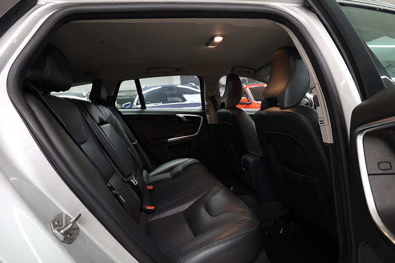 Volvo V60 D4 190hk Classic Summum Drag Navi VOC