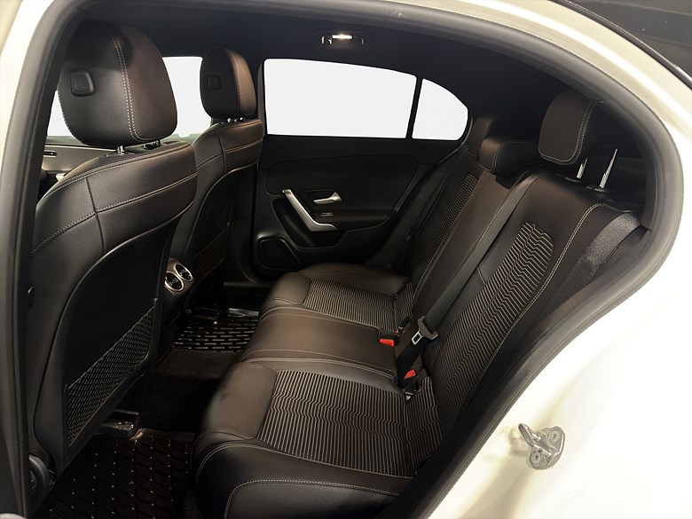Mercedes-Benz A 180 7G-DCT Progressive Navi, 3 brukare 2019, vit – bild 17 av 25, begagnad hos Niber i Järfälla