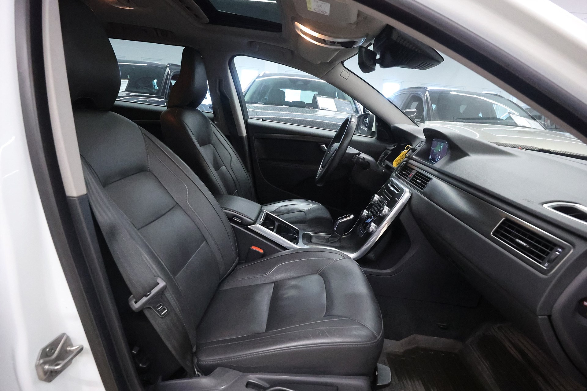 Volvo V70 D4 181hk Summum Lucka Läder Navi Drag PDC