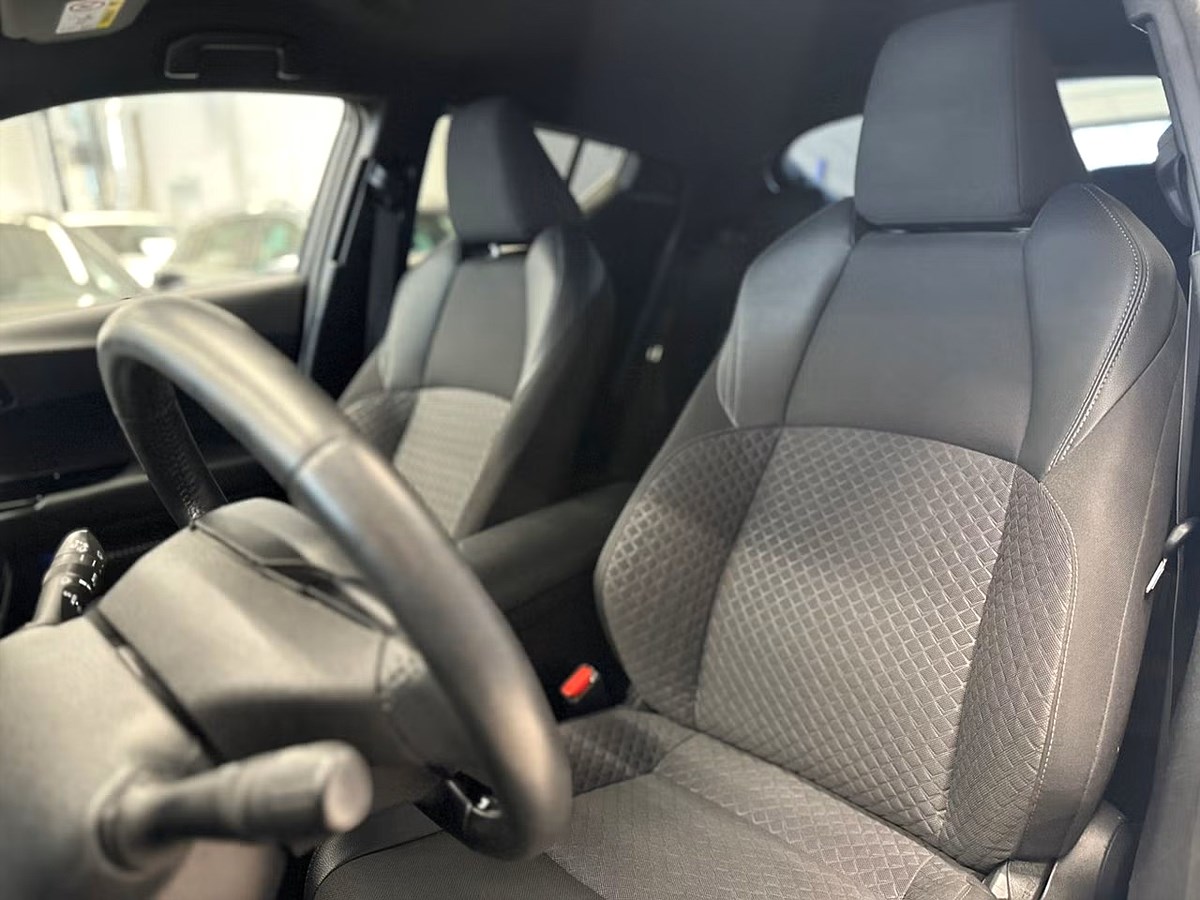 Toyota C-HR – bild 12