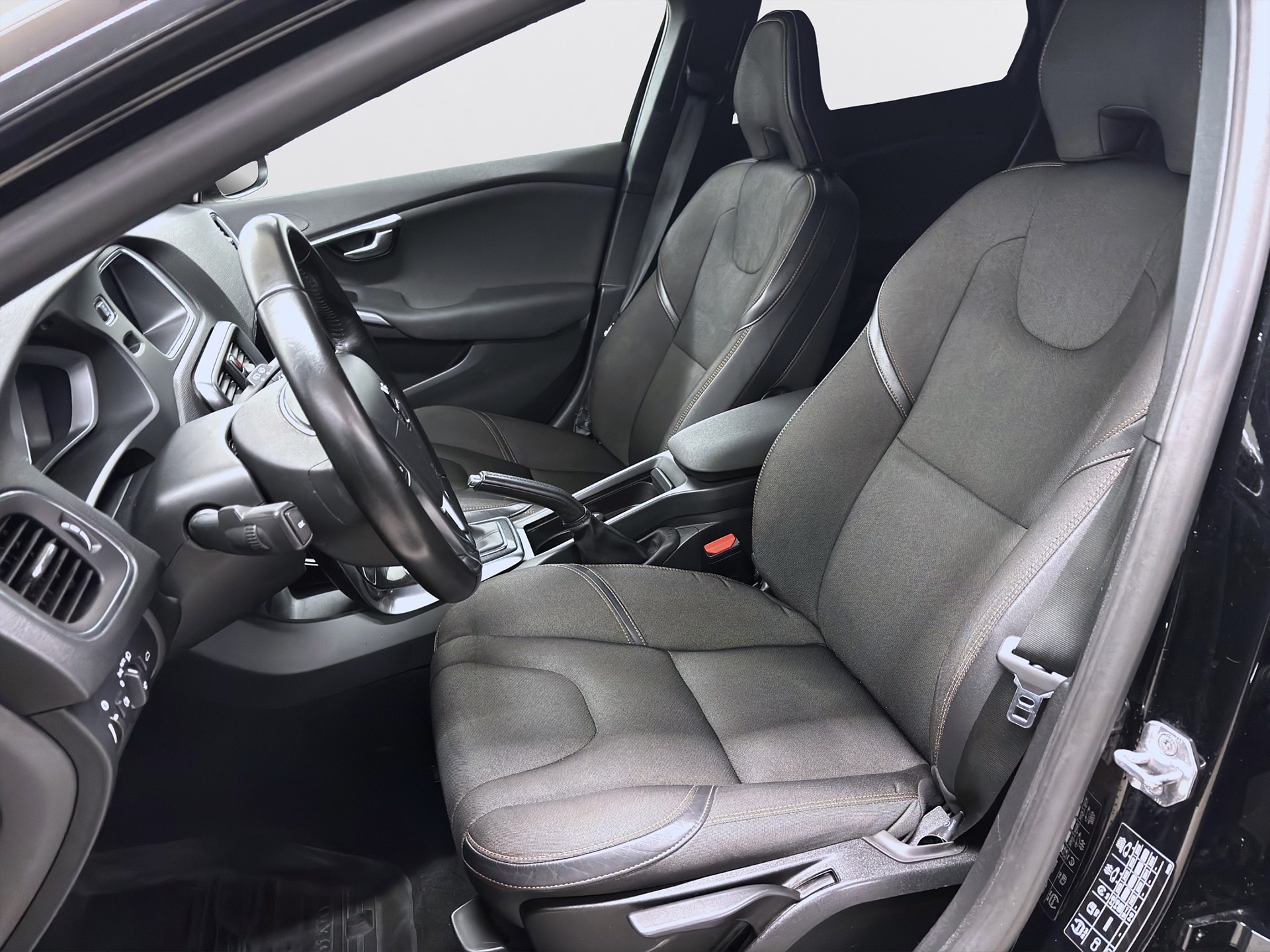 Volvo V40 Cross Country D4 190hk Business Adv Värmare PDC