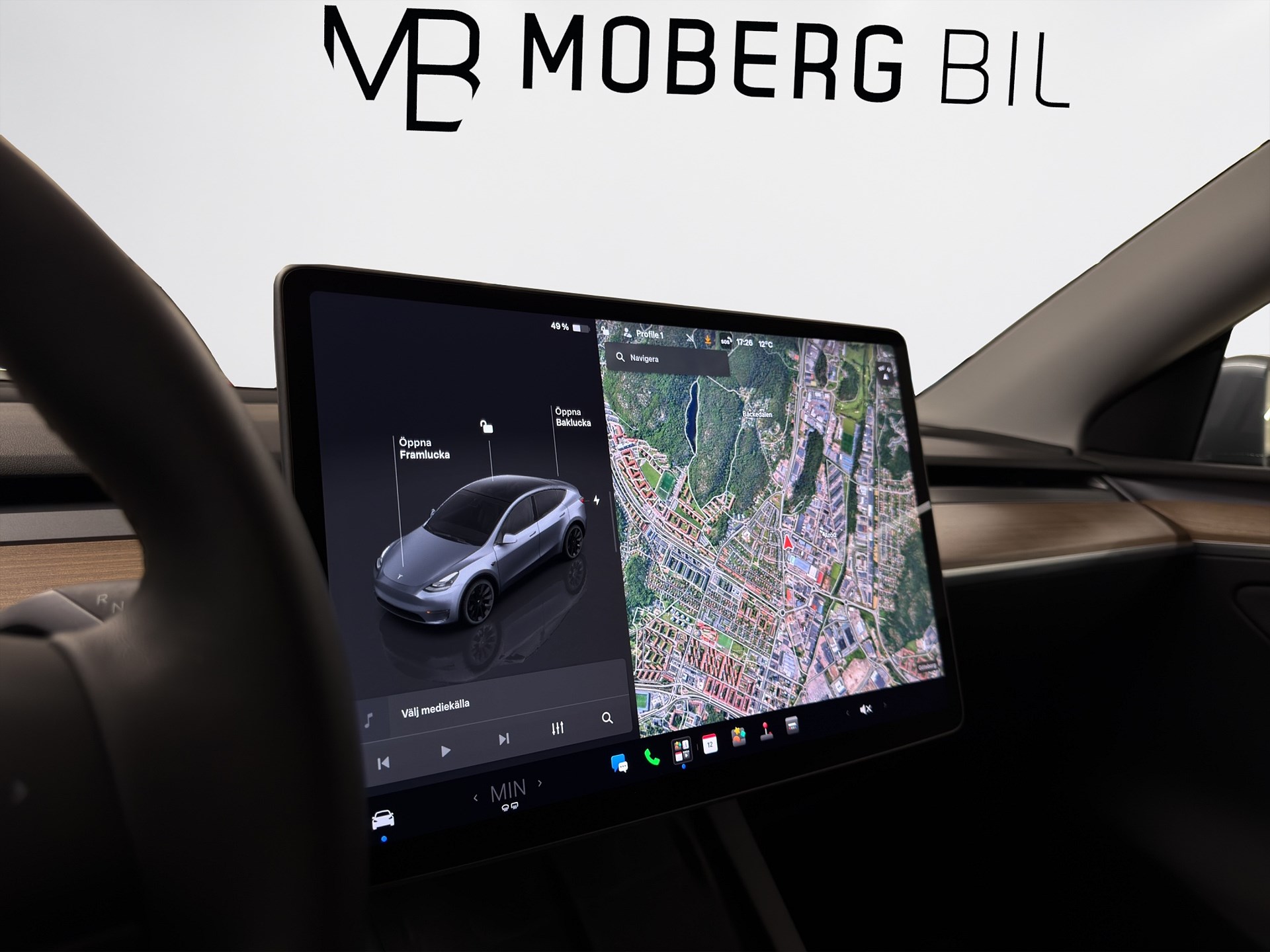 Tesla Model Y Long Range 514hk Pano Drag Läder B-Kamera AWD