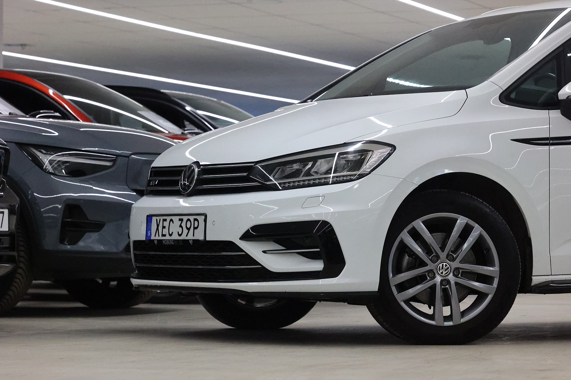 Volkswagen Touran 2.0 TDI 150hk R-Line 7 sits PDC LED MOMS