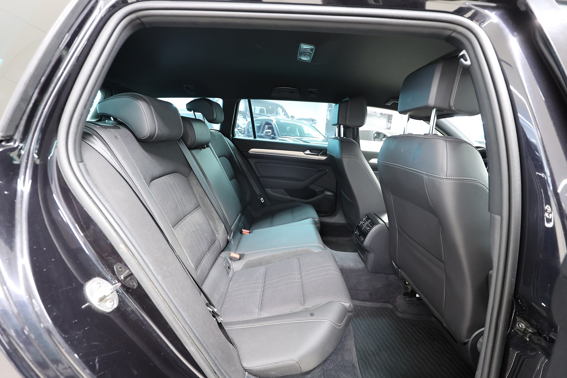 Volkswagen Passat Alltrack 2.0 TDI 4M B-kamera Värmare Carplay