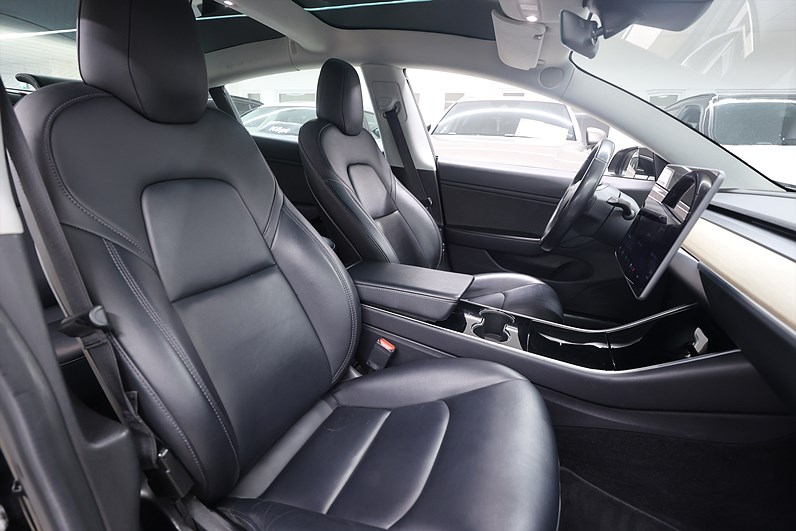 Tesla Model 3 Long Range AWD 440hk *Kampanj!* AP Pano Läder