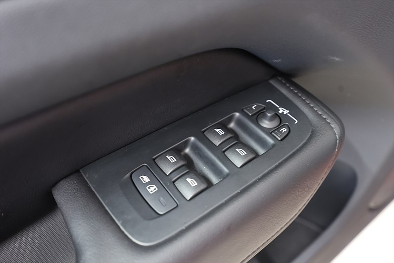 Volvo XC60 Recharge T6 AWD 350hk *Kampanj!* Plus Dark Pano Keyless Läder