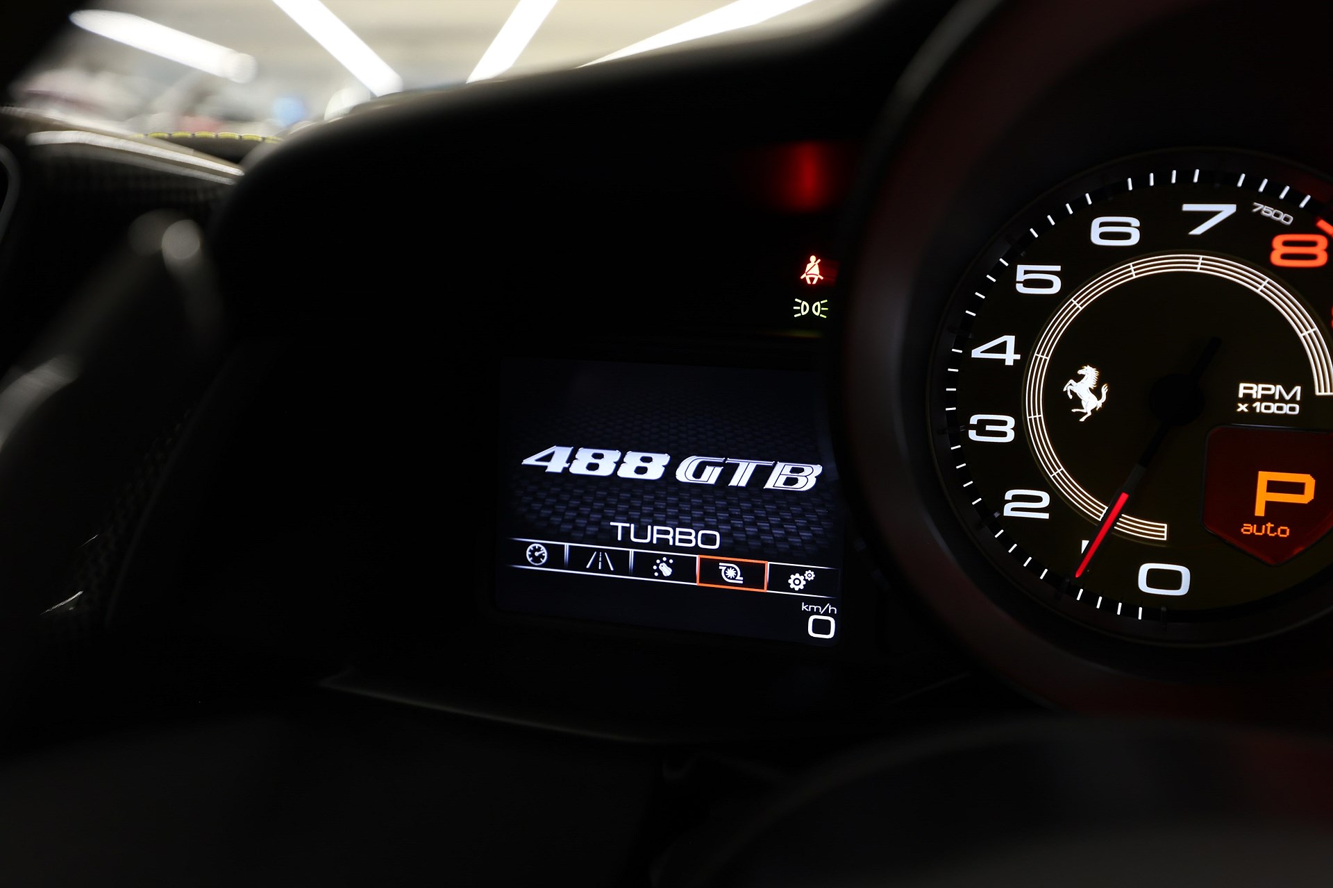 Ferrari 488 GTB 3.9 V8 670hk Kolfiber Giallo Svensksåld