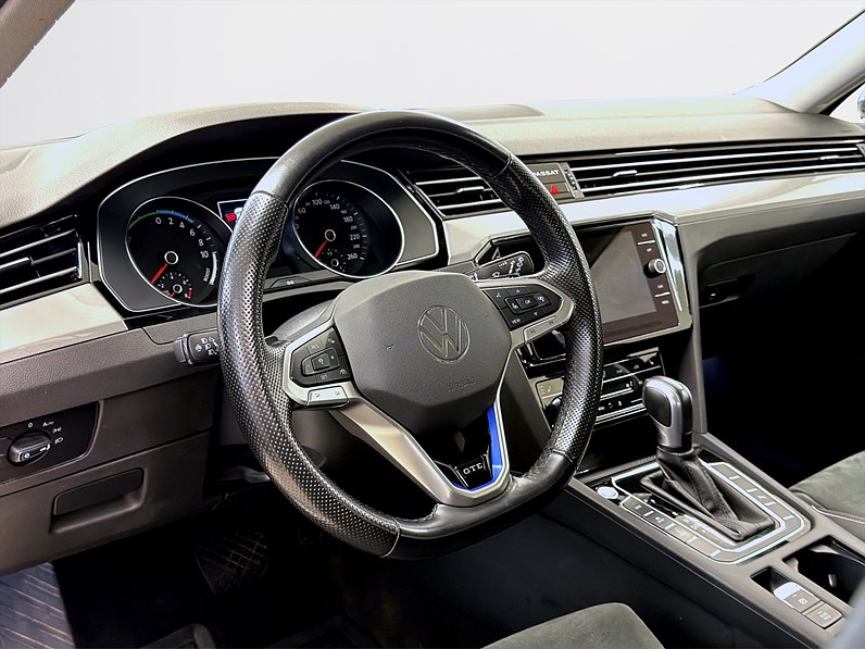 Volkswagen Passat SC GTE 218hk Keyless B-Kamera Navi Drag PDC