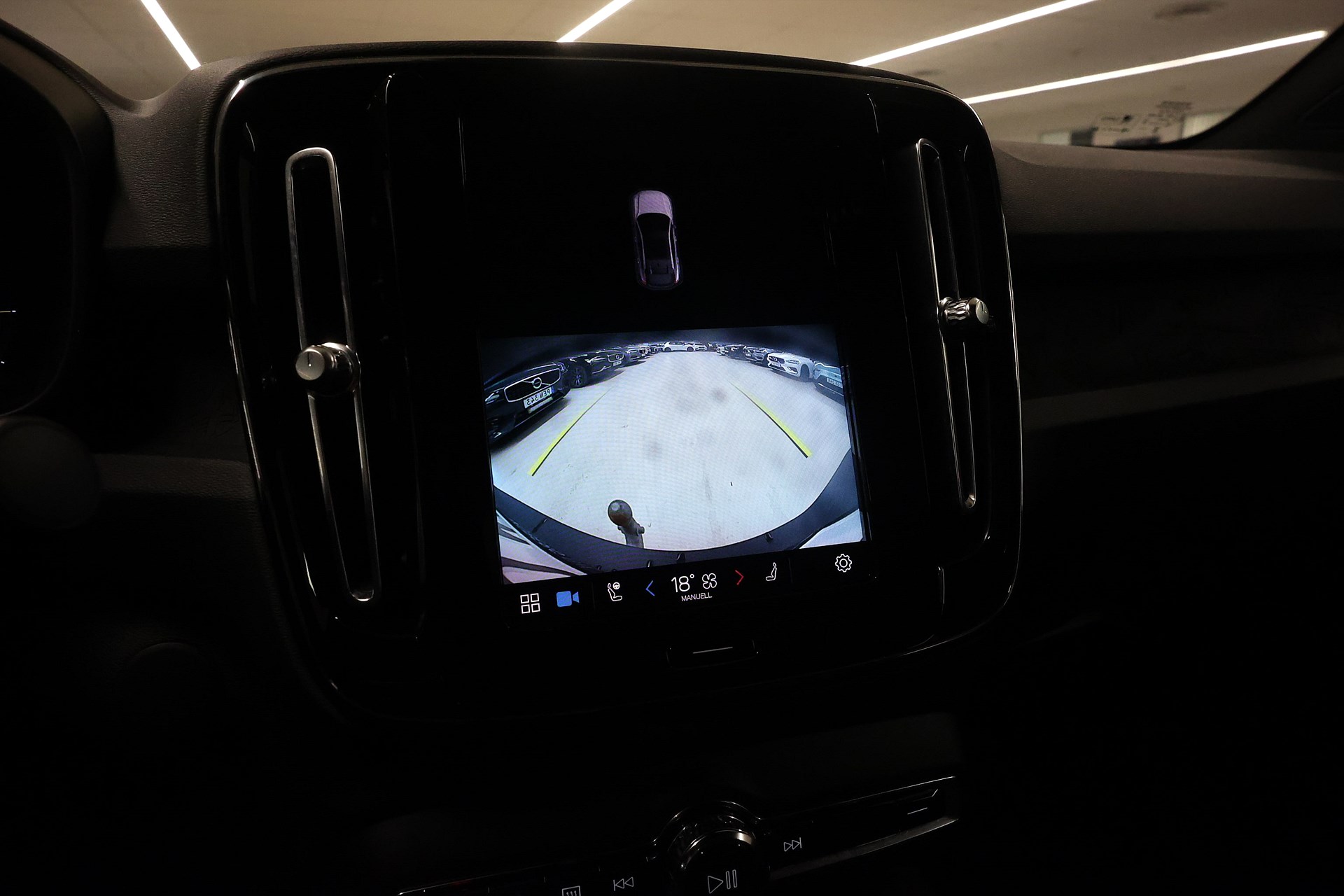 Volvo C40 Recharge Twin motor AWD 408hk Core Pano Drag