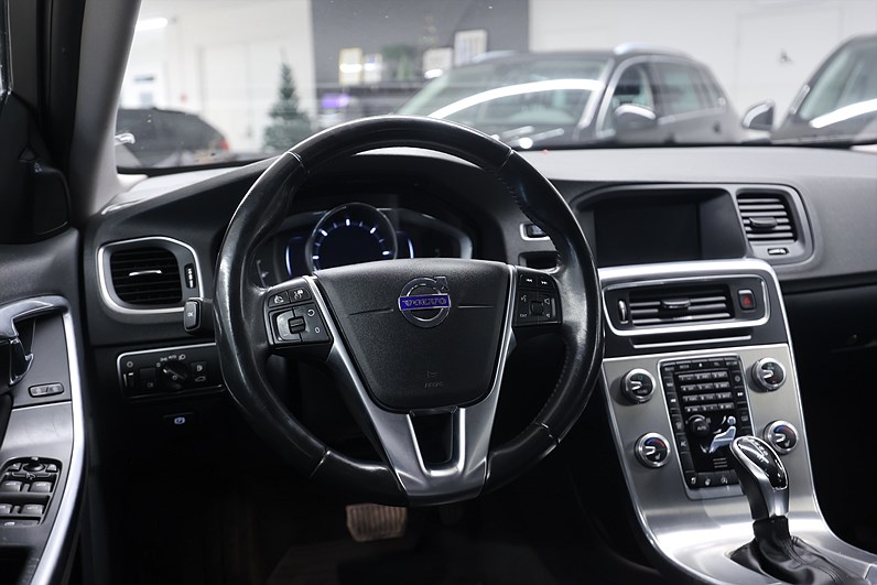 Volvo V60 Cross Country D3 150hk Classic Navi Värmare Keyless