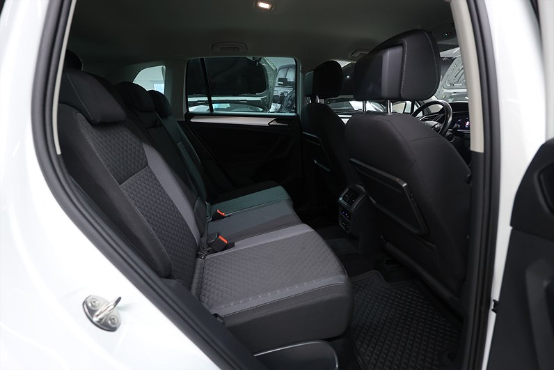 Volkswagen Tiguan 2.0 TSI 4M 190hk CarPlay B-Kamera Drag Värmare