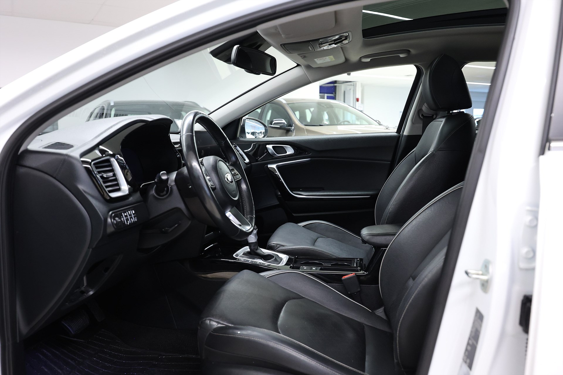 Kia Ceed SW PHEV 141hk Advance Plus 2 Pano B-kamera Navi