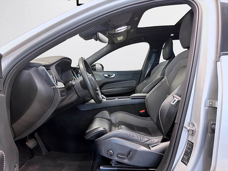Volvo XC60 Recharge T6 350hk Plus Dark Drag B-Kamera H/K