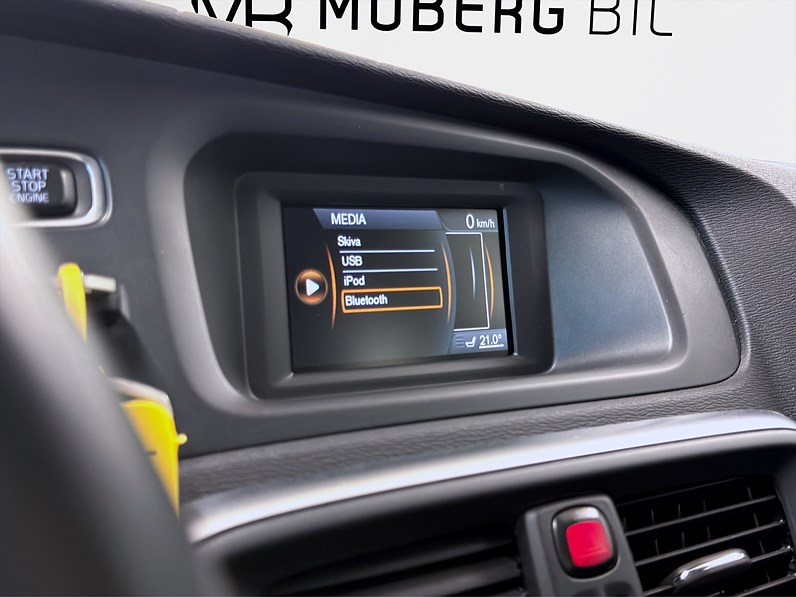 Volvo V40 T2 122hk Momentum Business Adv Värmare