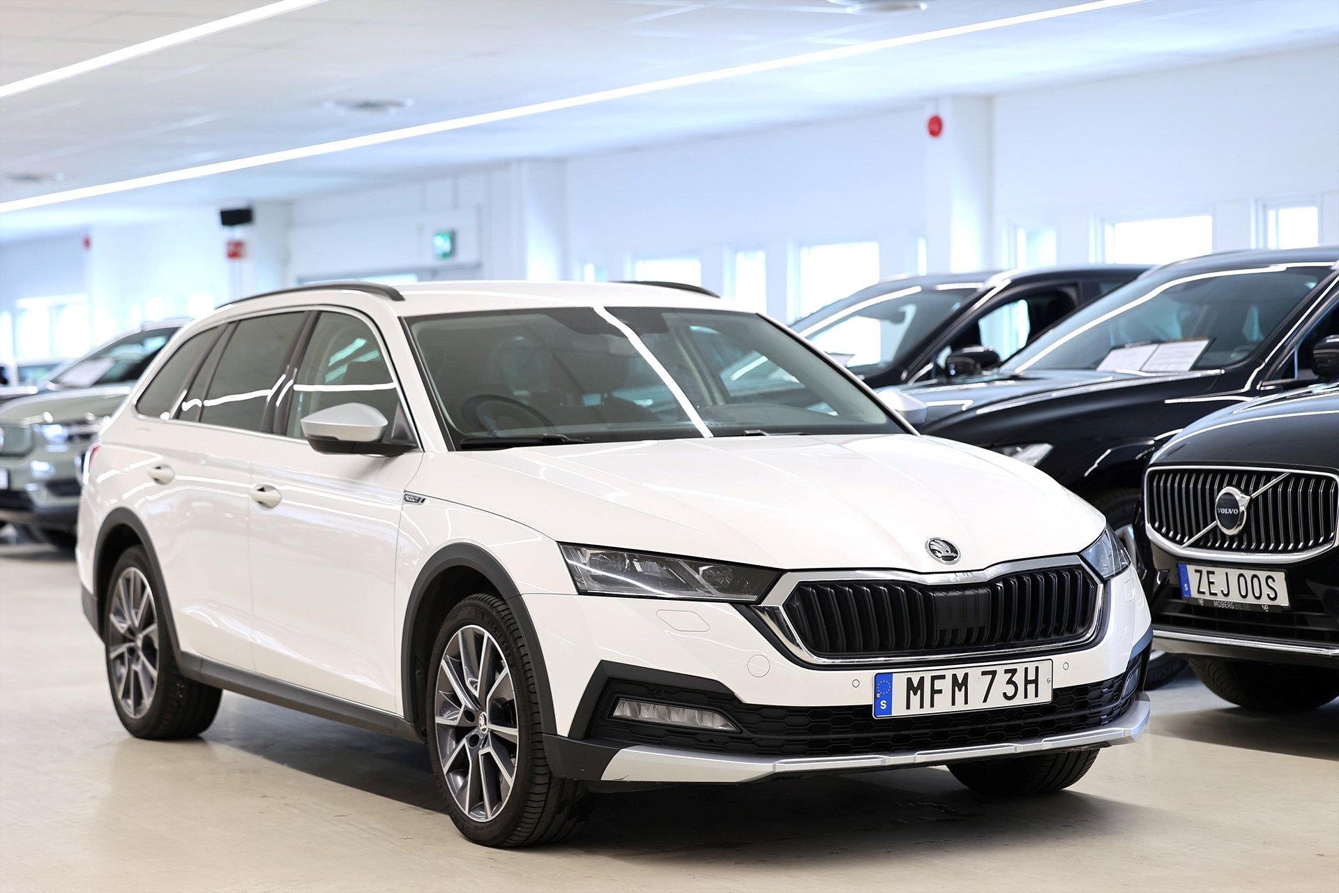 Skoda Octavia Scout Combi 4X4 150hk Comfort Drag B-kamera MOMS