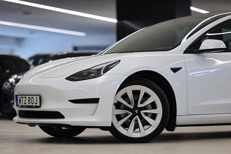 Tesla Model 3 Standard Range 283hk Pano Läder Navi B-Kamera Keyless