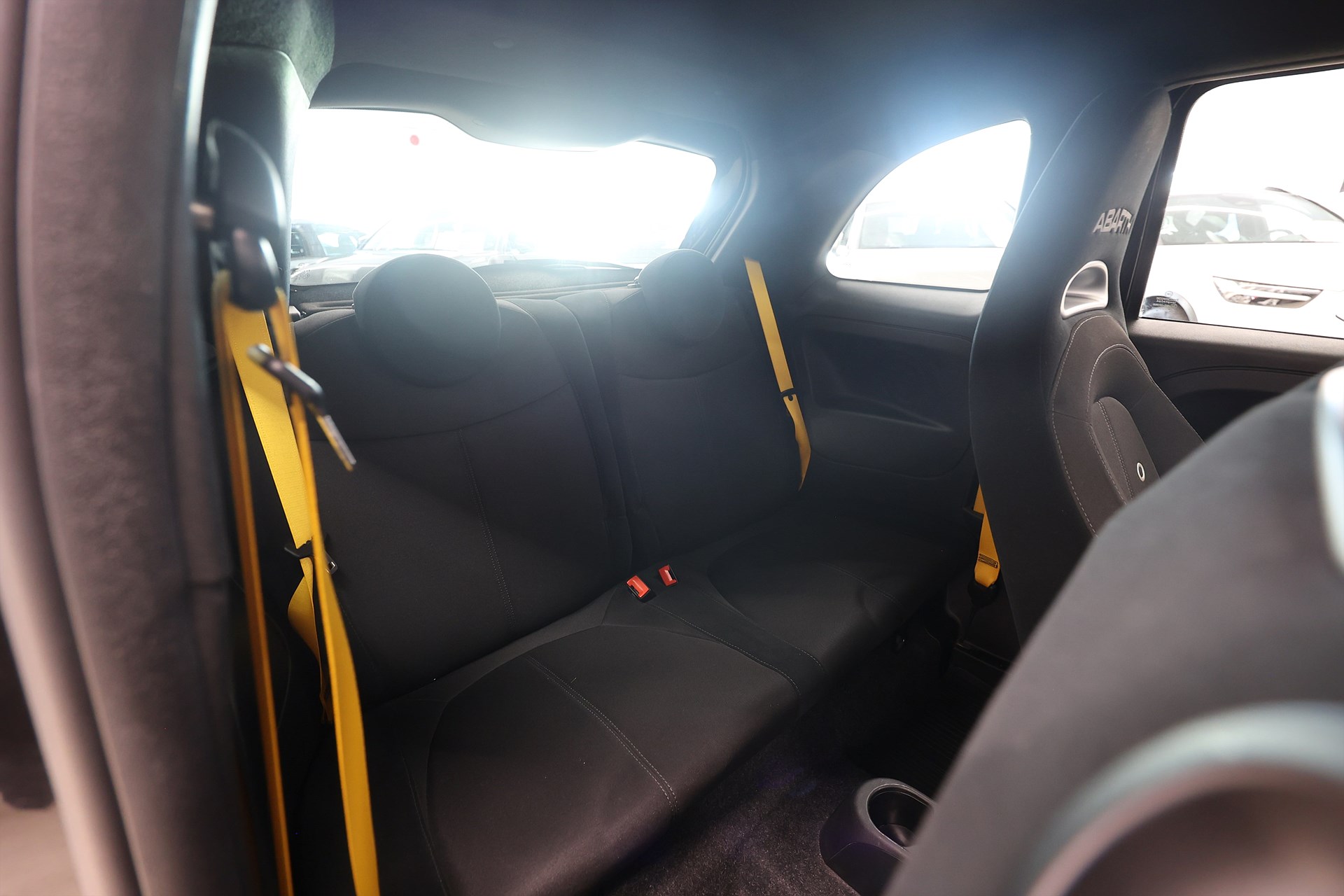 Abarth 595 1.4 T-JET 16V 160hk Pista Kit Yellow Sportavgas