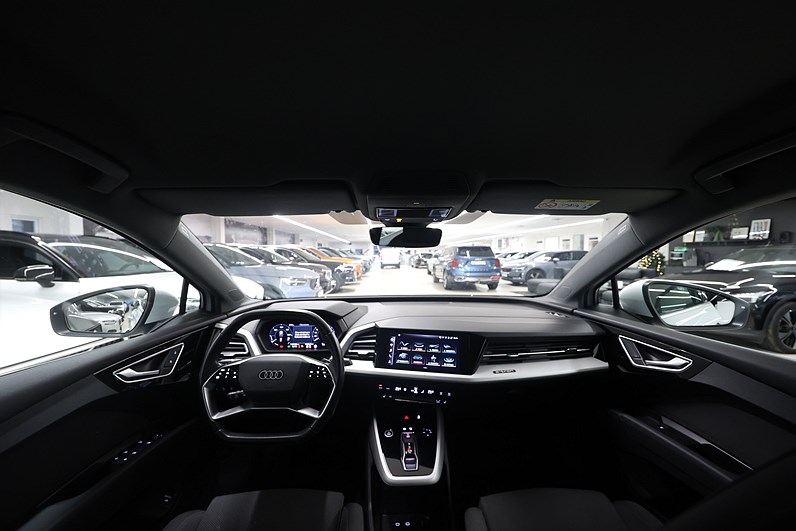 Audi Q4 40 e-tron 204hk *Hjulkampanj!* Värmare B-kamera Drag