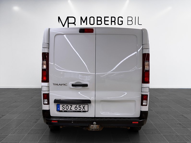 Renault Trafic Skåpbil 125hk L1 Drag Värmare PDC MOMS/VAT
