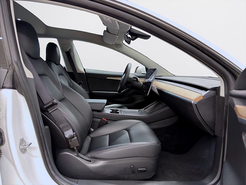 Tesla Model 3 Performance 513hk Pano B-Kamera Läder