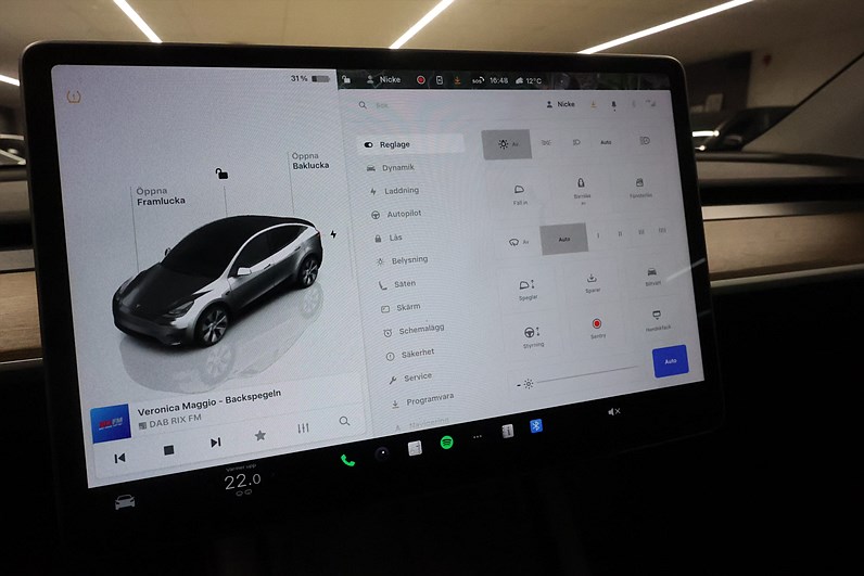 Tesla Model Y Long Range AWD 514hk Pano Navi Läder