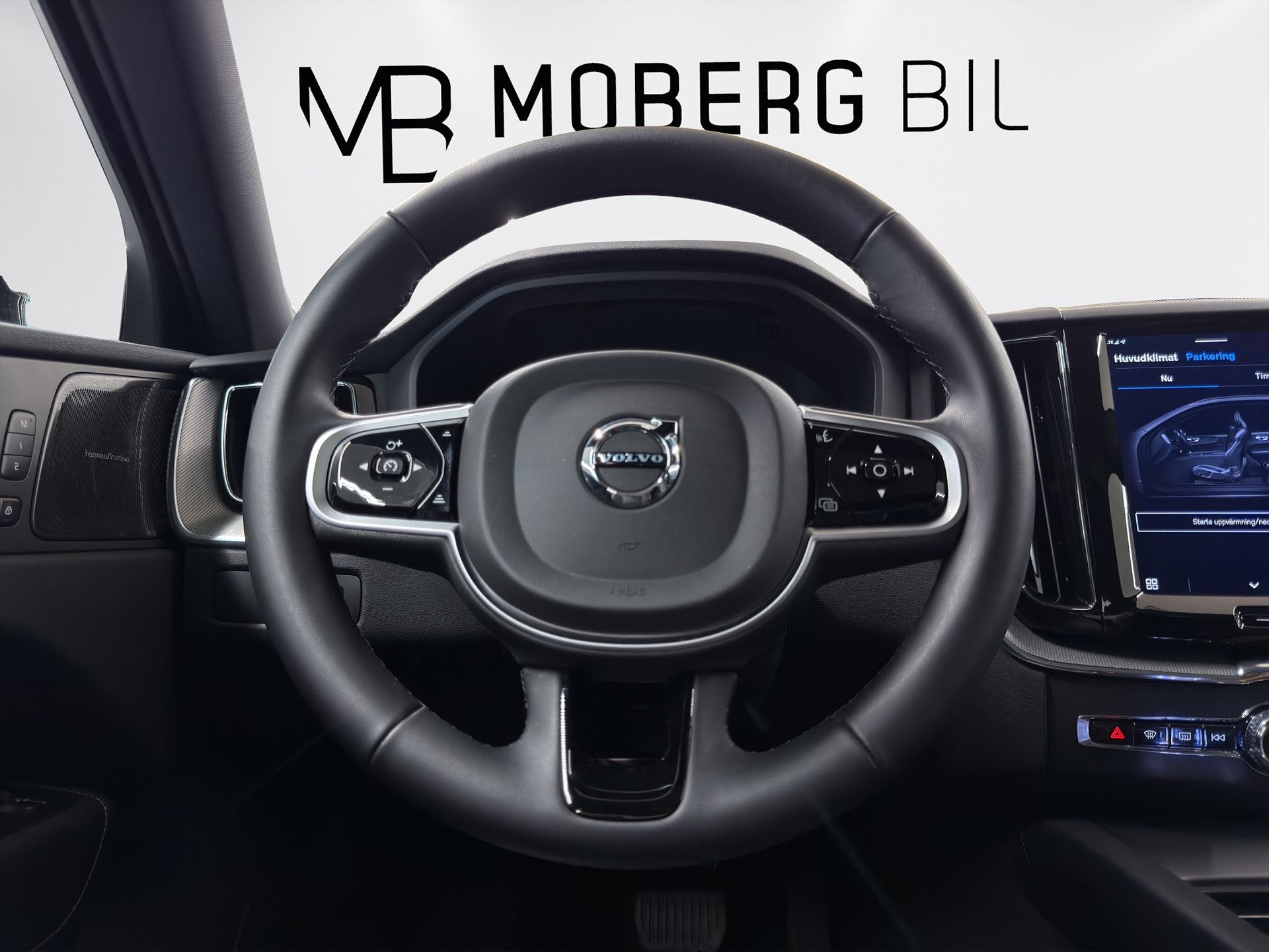 Volvo XC60 Recharge T6 AWD 350hk Plus Black Nordic Edt. Pano H/K Drag