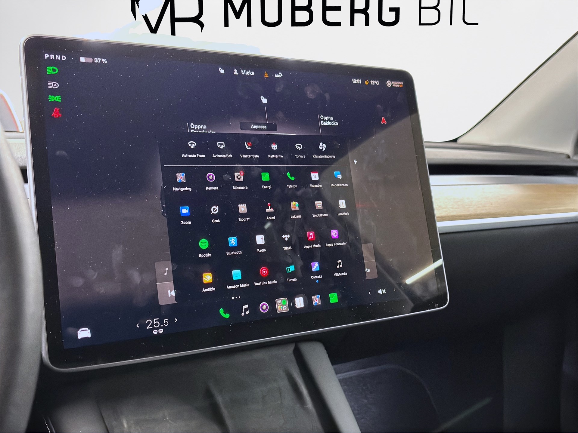 Tesla Model Y Long Range AWD 514hk Pano Läder Drag Navi