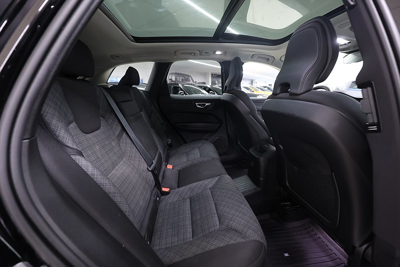 Volvo XC60 Recharge T6 AWD 350hk *Hjulkampanj!* Core Drag
