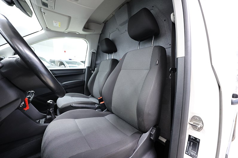 Volkswagen Caddy 2.0 TDI 102hk Drag V-inrett PDC Värmare MOMS