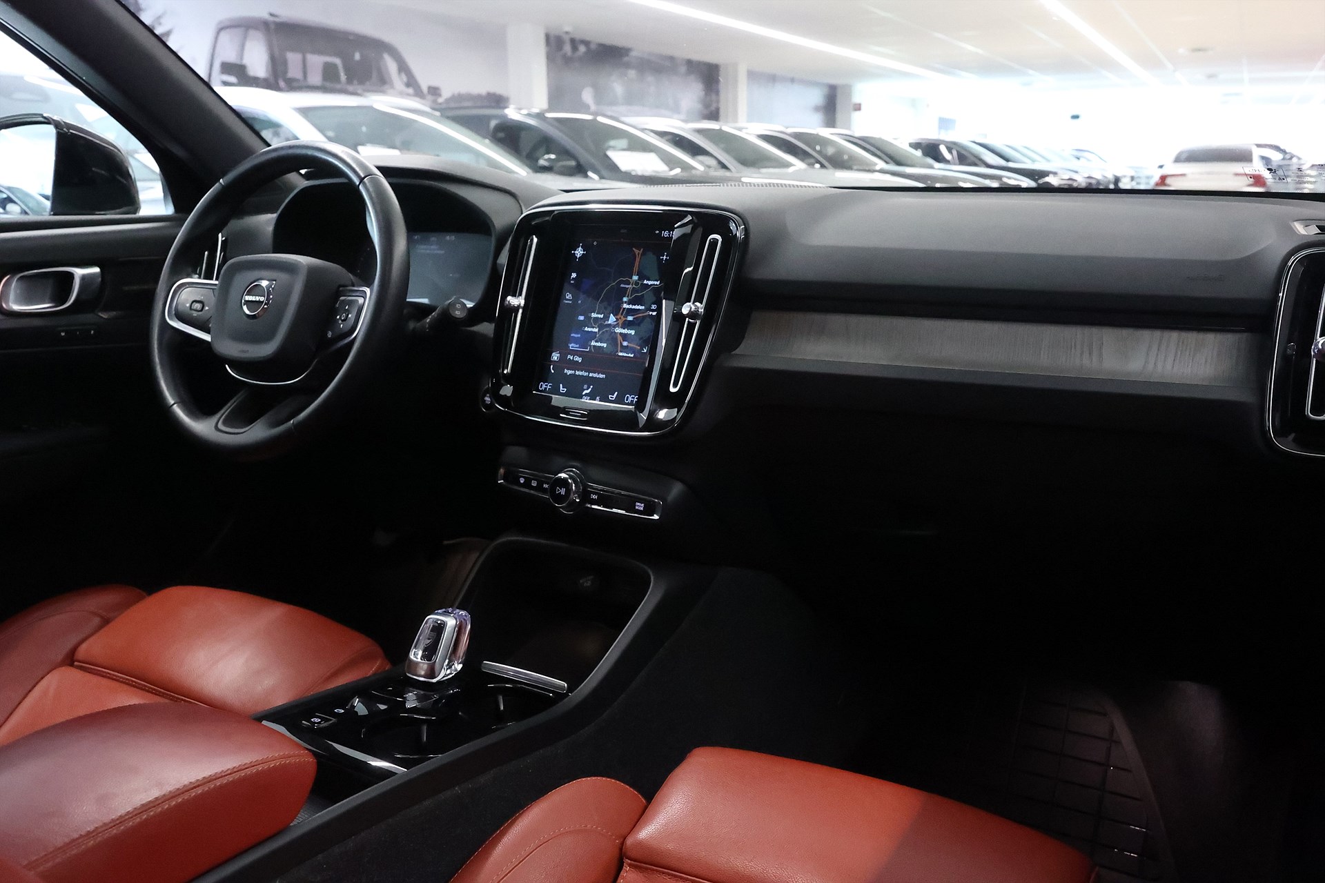 Volvo XC40 Recharge T4 DCT 211hk Inscription H/K Läder Keyless Drag