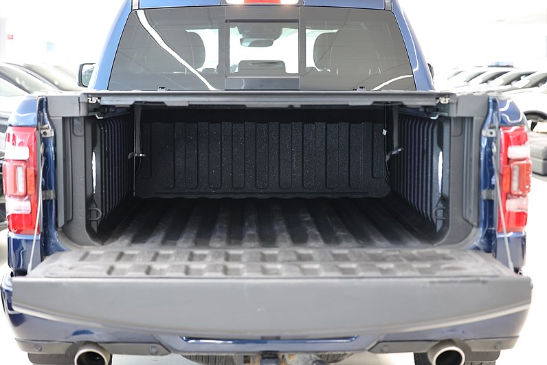 Dodge Ram 5.7 V8 Limited Webasto Rambox Bakflip MOMS