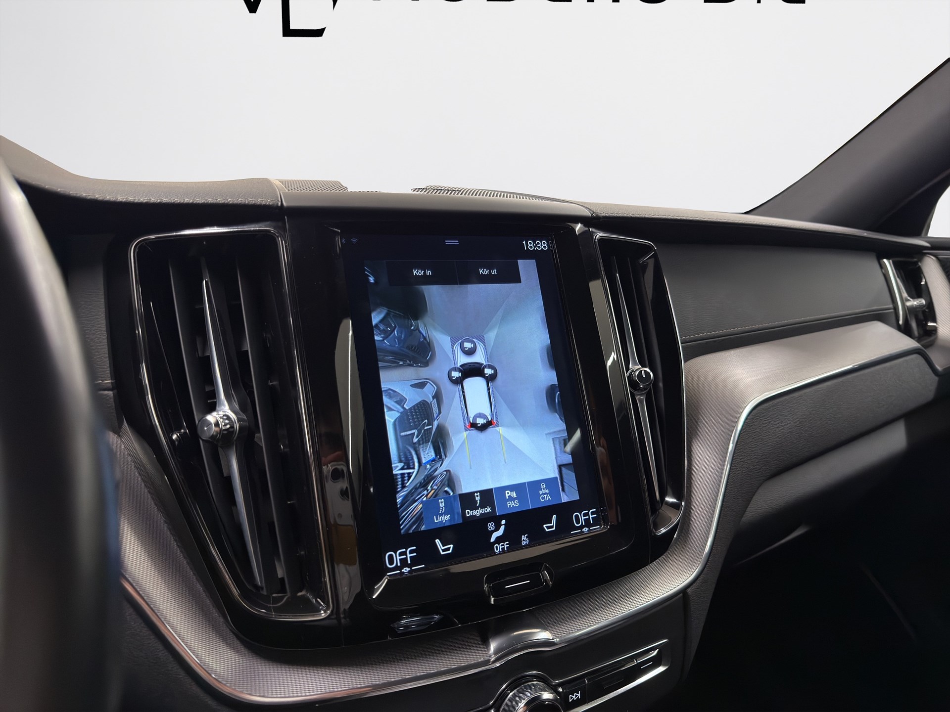 Volvo XC60 B4 AWD 197hk Inscription 360 H&K Drag Navi Keyless