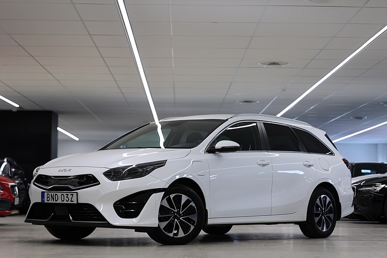 Kia Ceed SW Plug-in 141hk Advance B-kamera Keyless CarPlay