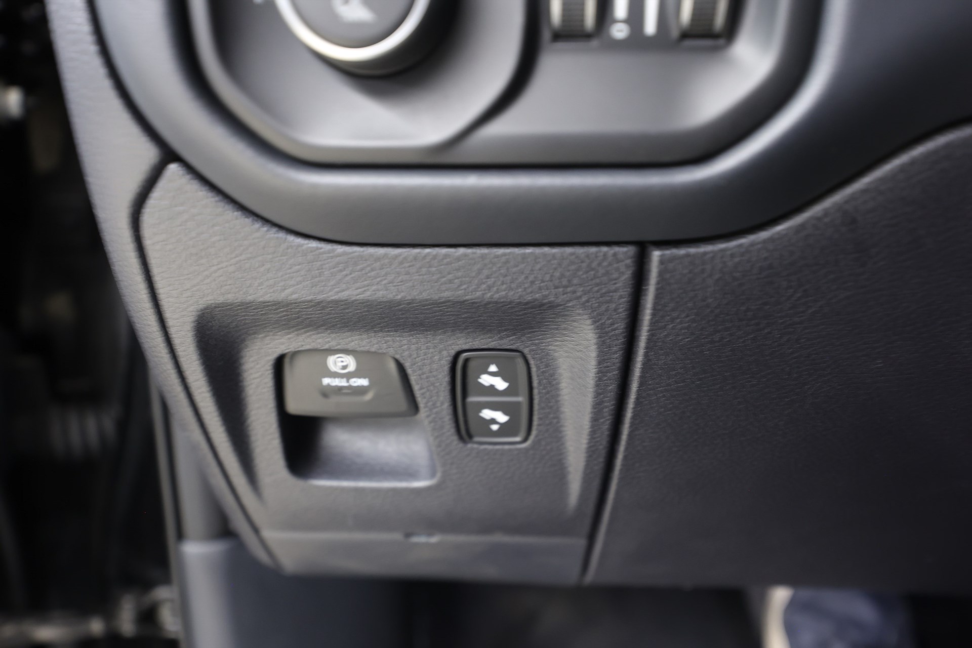 RAM 1500 Crew Cab 5.7 V8 HEMI 4x4 395hk Limited H/K Taklucka