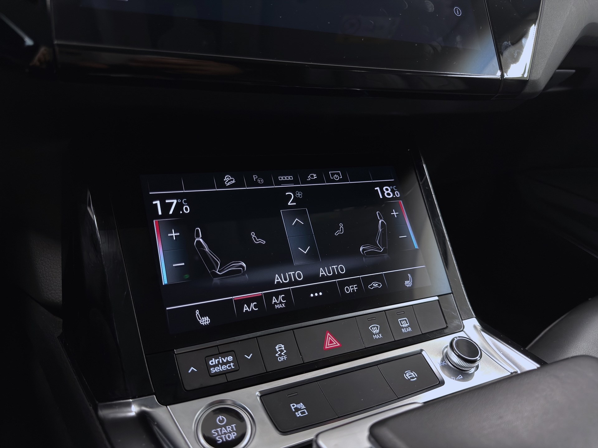 Audi Q8 50 e-tron quattro 340hk Helg på Moberg! B&O B-Kamera Luftfjädring