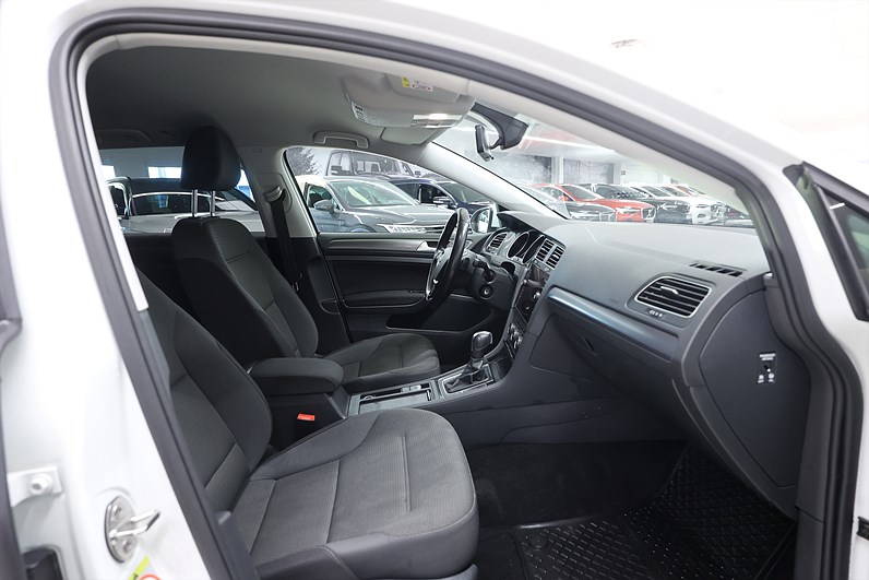 Volkswagen Golf SC 1.5 TSI 150hk GT B-kamera