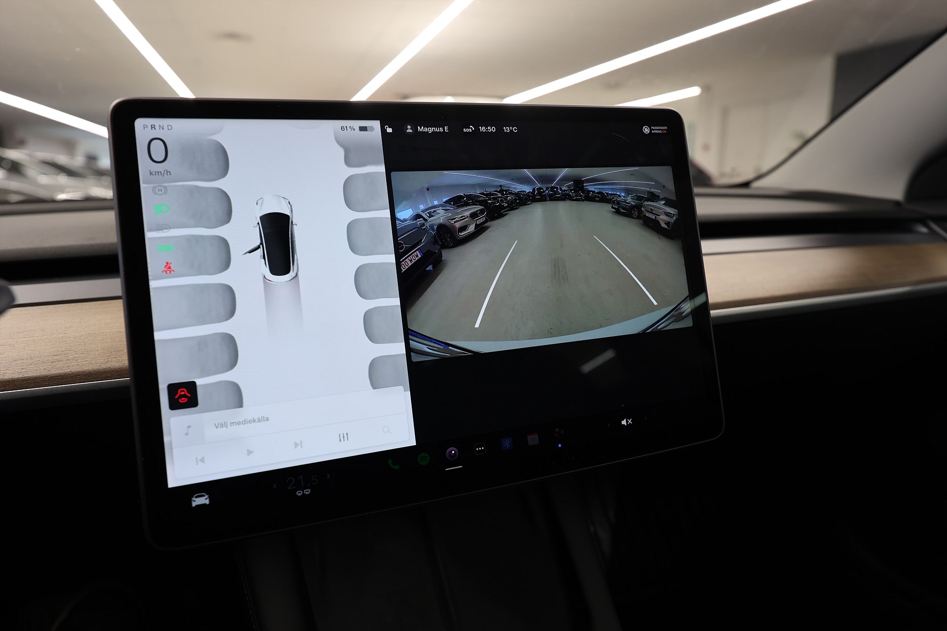 Tesla Model 3 Standard Range 283hk Pano Läder Navi B-Kamera Keyless