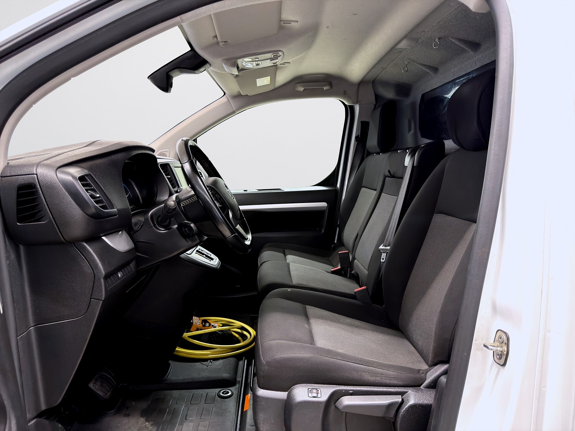 Skåpbil 136hk L3 Drag Keyless Navi B-Kamera PDC