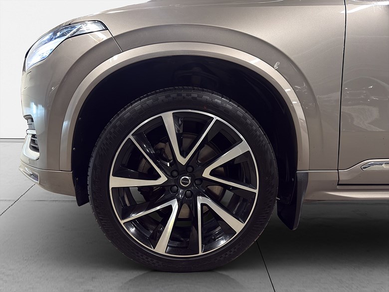 Volvo XC90 B5 AWD Inscription, 7 säten, HUD, 360° kamera, 1 brukare 2020, grå – bild 23 av 24, begagnad hos Niber i Järfälla