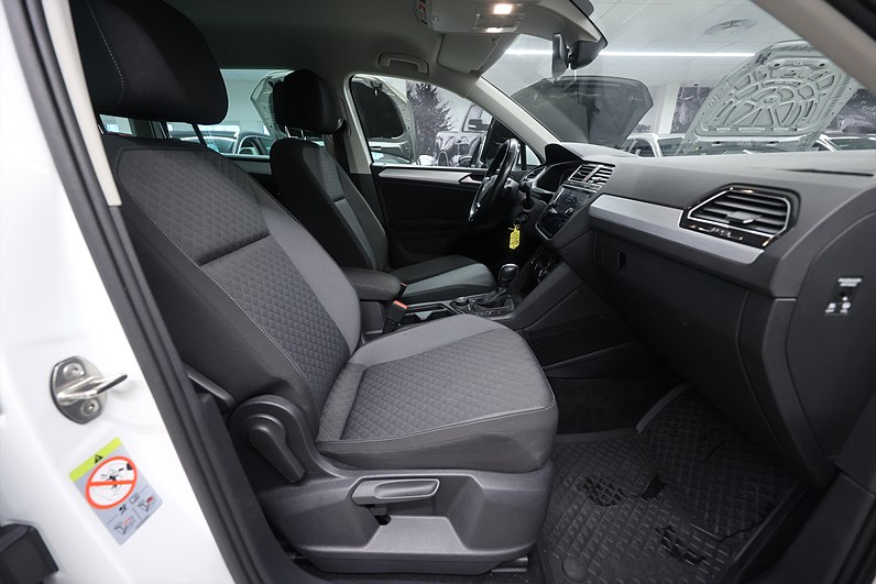 Volkswagen Tiguan 2.0 TSI 4M 190hk CarPlay B-Kamera Drag Värmare