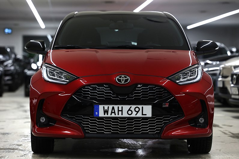 Toyota Yaris Hybrid 116hk *Kampanj!* GR-Sport Plus pkt HUD JBL Bi-Tone