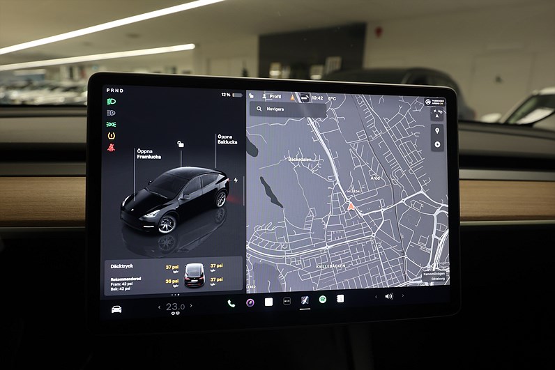 Tesla Model Y Long Range AWD 514hk AP Pano MOMS